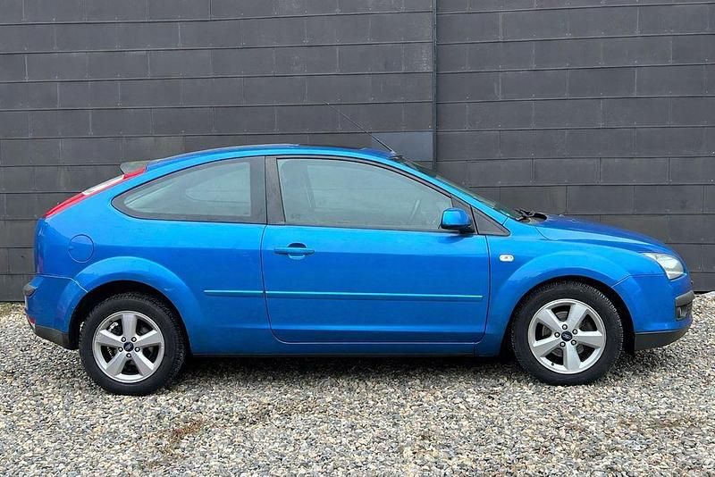 Gebraucht Ford Focus Titanium 109 PS (80 kW) 2006 Blau Limousine