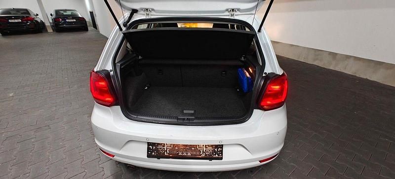 Gebraucht VW Polo Comfortline 90 PS (66 kW) 2016 Weiß Kleinwagen