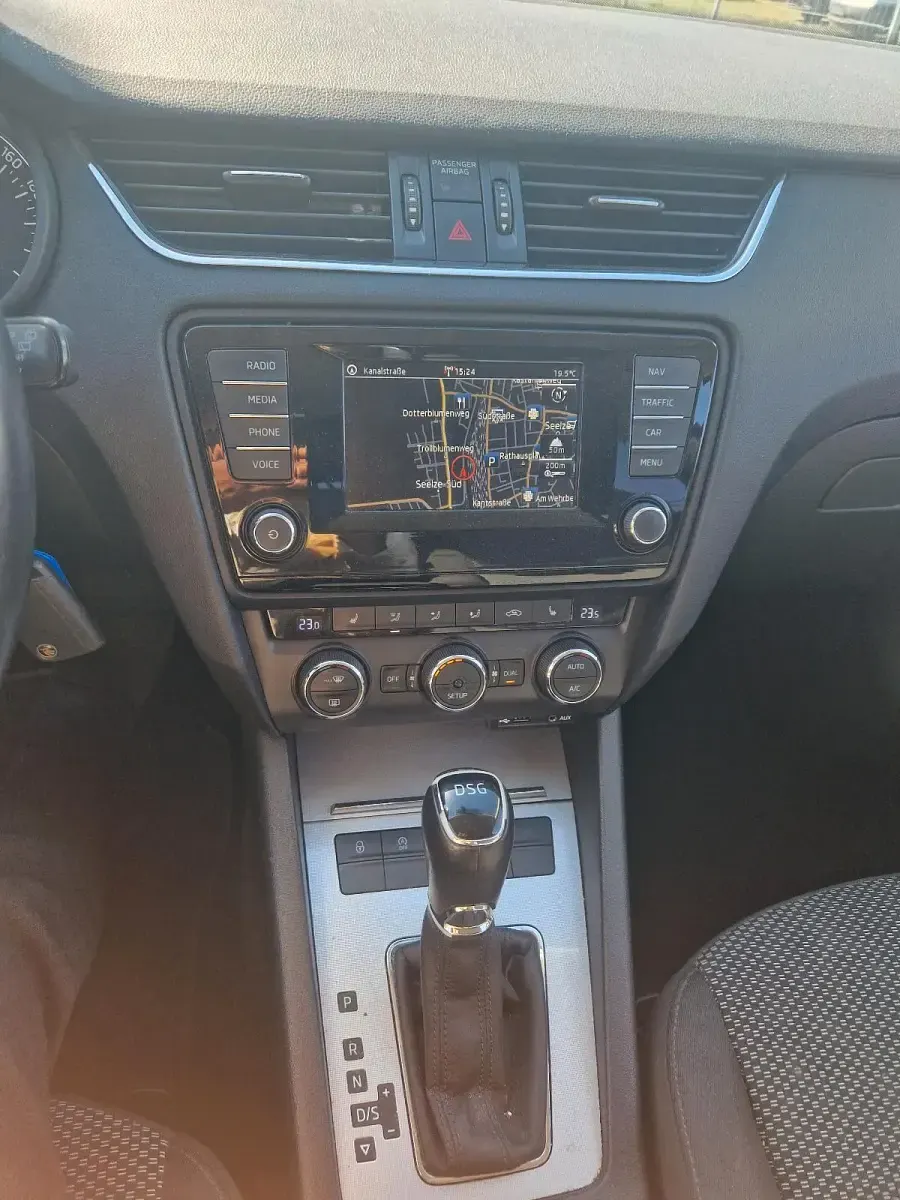 Gebraucht Skoda Octavia 105 PS (77 kW) 2014 Schwarz Kombi