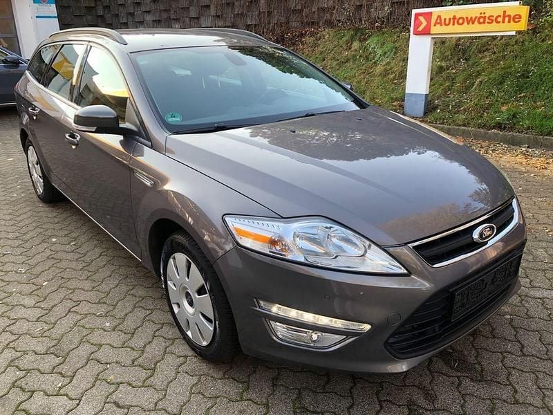 Braun Gebraucht 2014 Ford Mondeo Ambiente Limousine | 6.950 € (Superpreis) - Bild 1/4