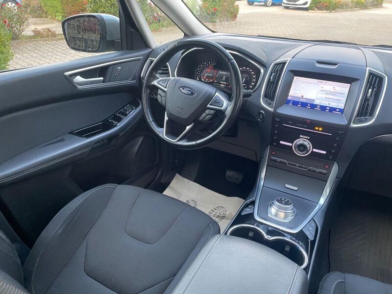 Gebraucht Ford S-MAX Titanium 190 PS (139 kW) 2020 Silber Van / Kleinbus