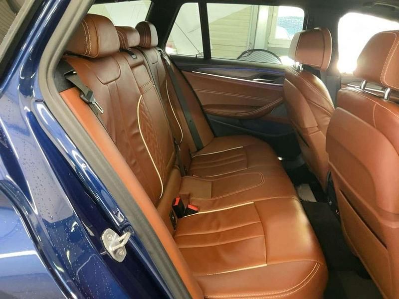Gebraucht BMW 530 M Sport 265 PS (194 kW) 2019 Blau Kombi