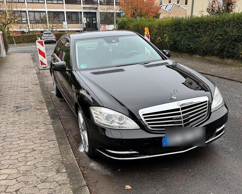 Schwarz Gebraucht 2009 Mercedes S400 Limousine | 13.000 € (Fairer Preis) - Bild 1/4