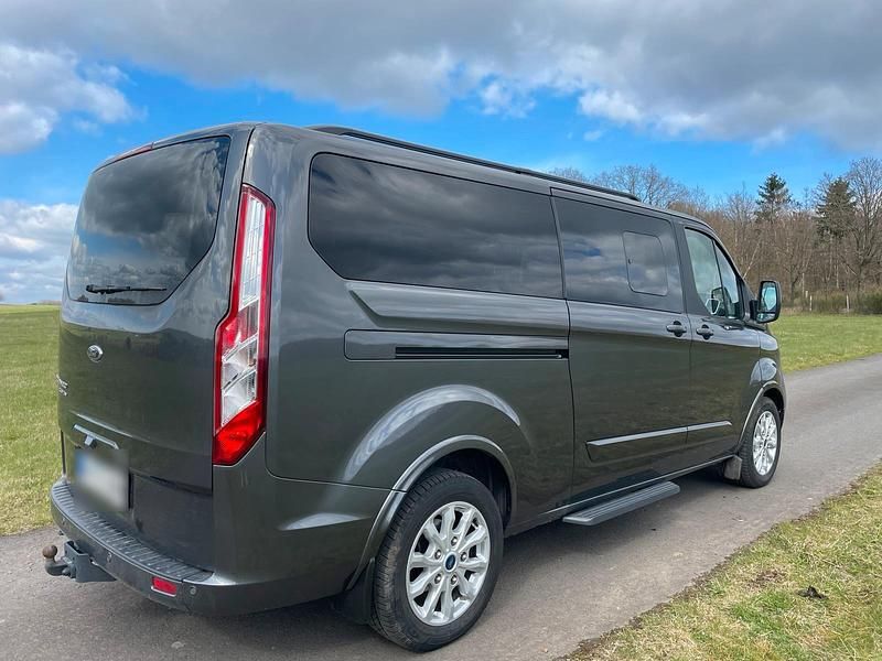 Gebraucht Ford Tourneo 170 PS (125 kW) 2023 Grau Van / Kleinbus