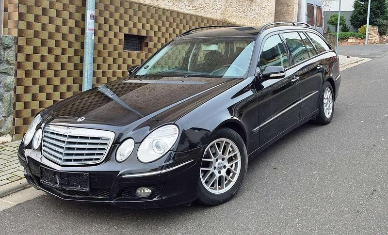 Schwarz Gebraucht 2007 Mercedes E200 Kombi | 7.990 € (Etwas zu teuer) - Bild 1/4