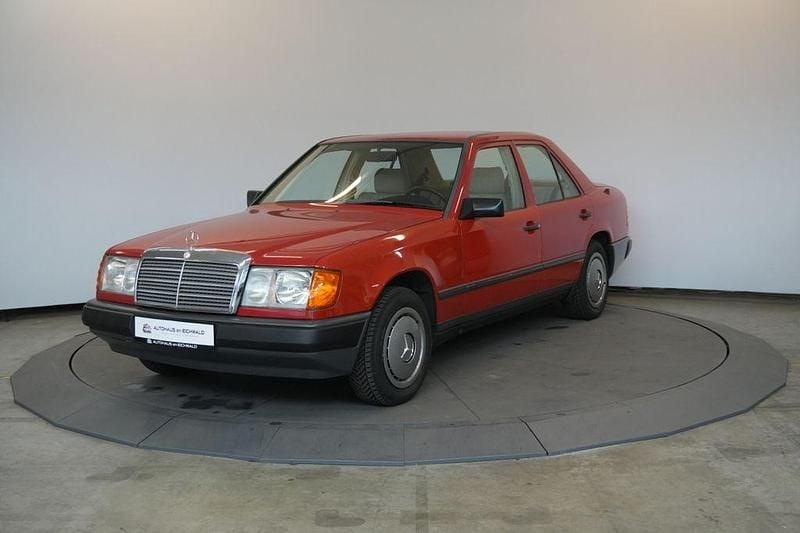 Rot Gebraucht 1988 Mercedes 200 Limousine | 9.990 € - Bild 1/4
