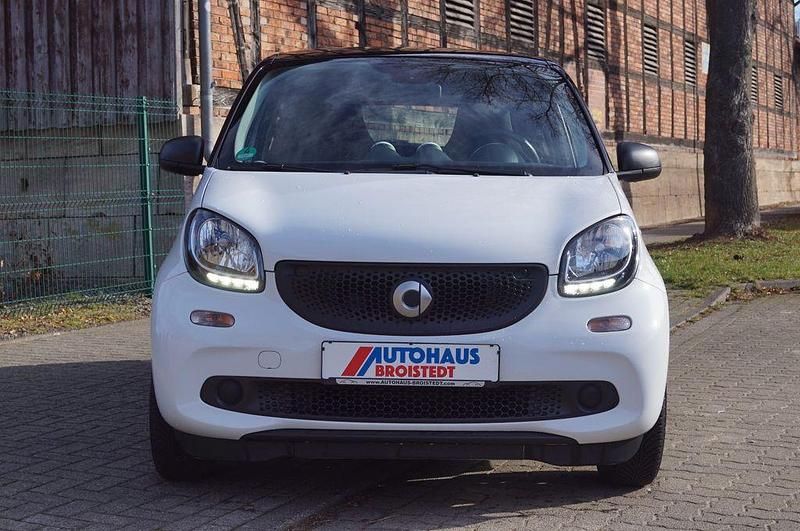 Gebraucht Smart ForFour 71 PS (52 kW) 2019 Schwarz Kleinwagen