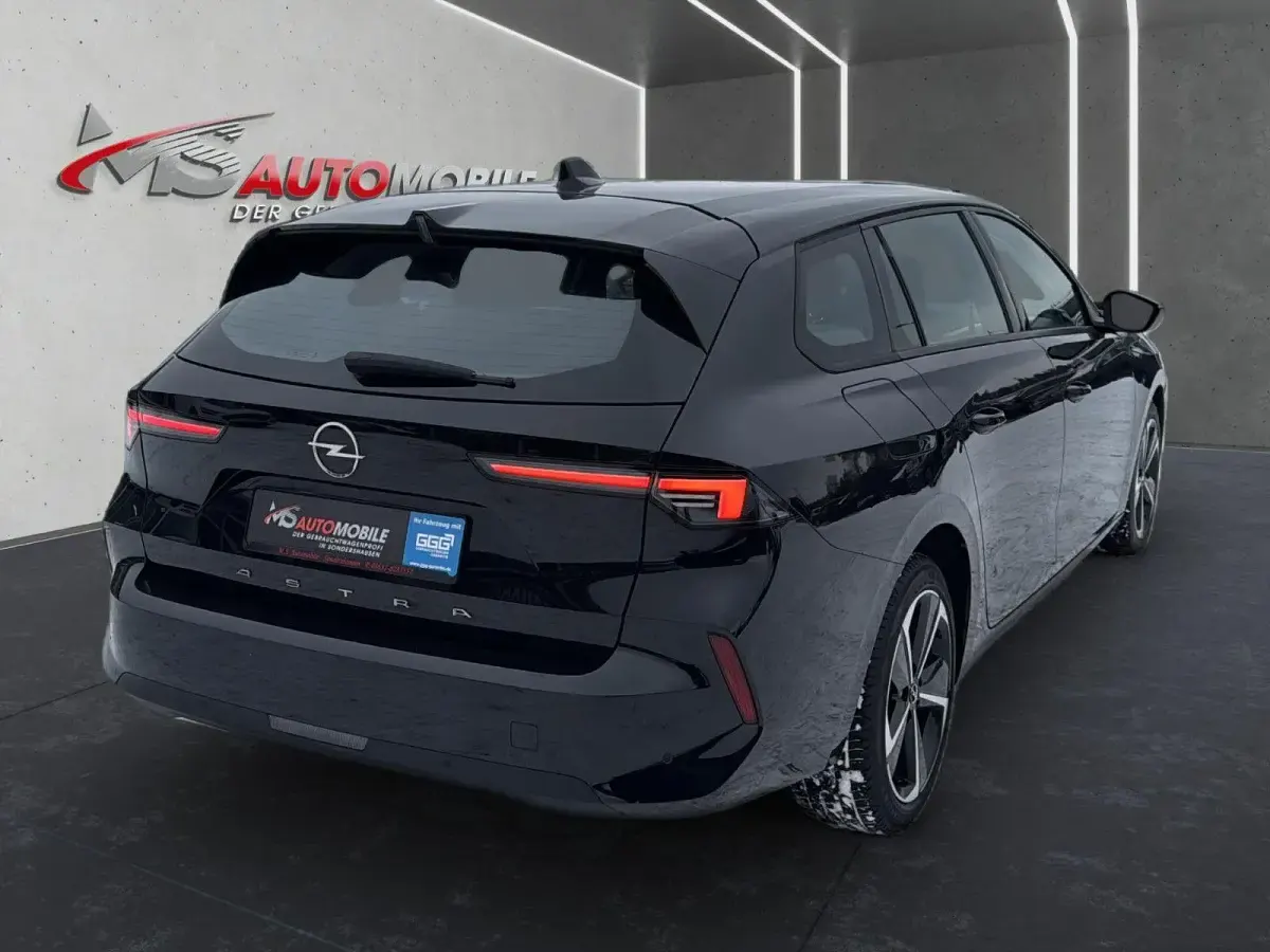 Gebraucht Opel Astra Enjoy 131 PS (96 kW) 2023 Schwarz Kleinwagen
