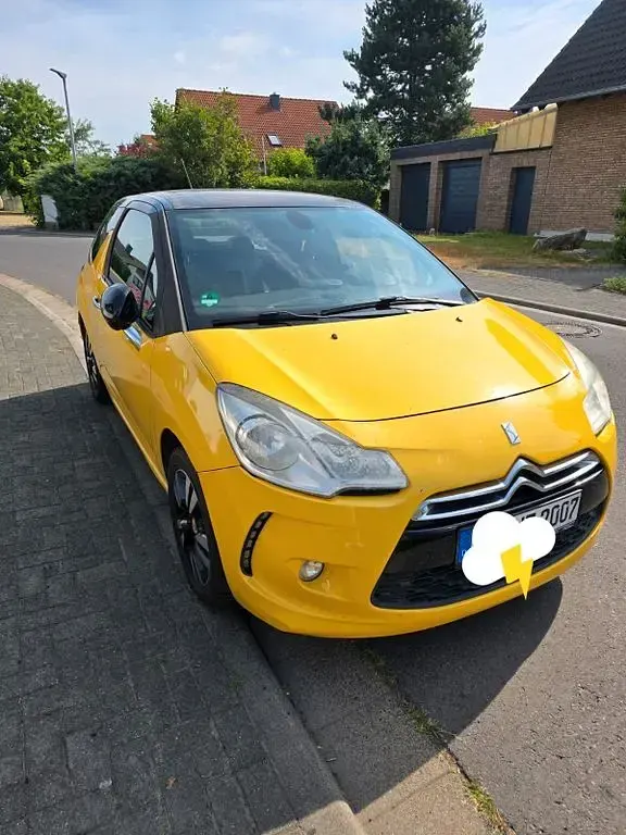 Gebraucht Citroën DS3 Chic 90 PS (66 kW) 2010 Gelb Kleinwagen