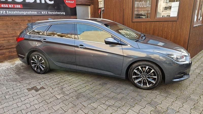 Gebraucht Hyundai i40 Style 165 PS (121 kW) 2016 Grau Kombi