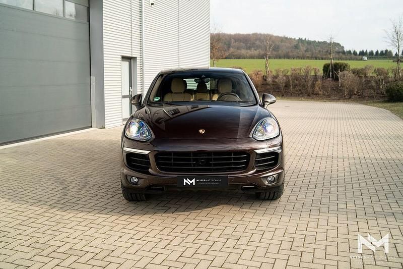 Second-hand Porsche Cayenne Platinum Edition 262 CP (192 kW) 2016 Maro SUV