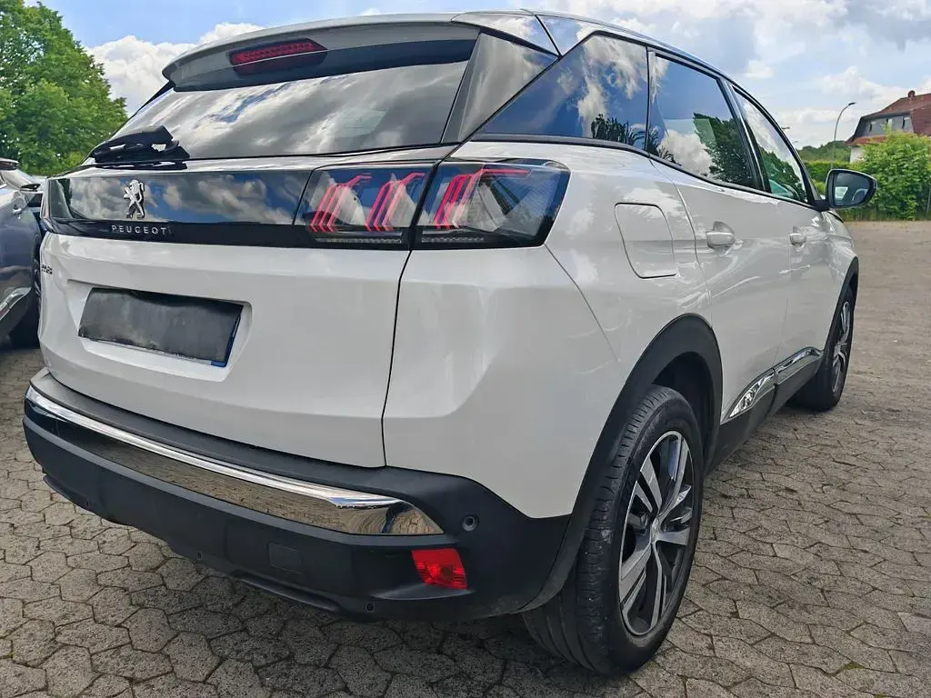 Gebraucht Peugeot 3008 Allure 131 PS (96 kW) 2022 Weiß SUV