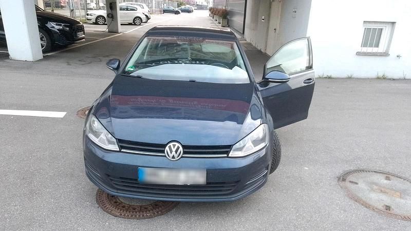 Gebraucht VW Golf VII 110 PS (80 kW) 2015 Blau Kleinwagen