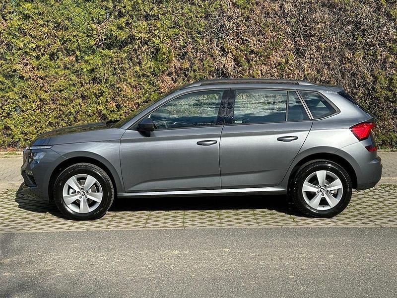 Neu Skoda 105 116 PS (85 kW) 2025 Grau Limousine