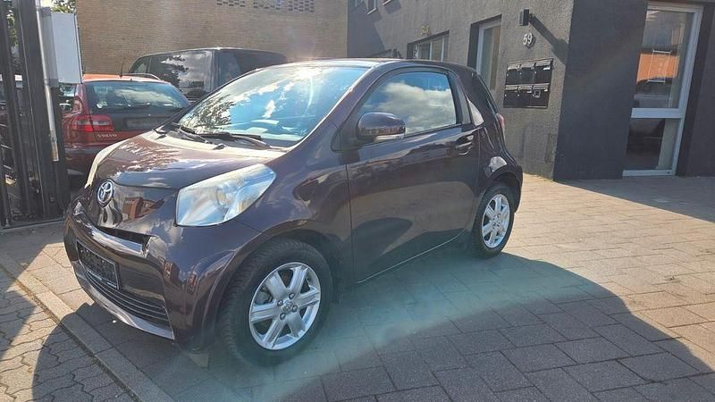 Violet Gebraucht 2009 Toyota iQ Kleinwagen | 4.200 € (Guter Preis) - Bild 1/4