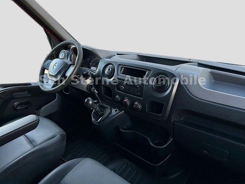 Second-hand Renault Master 101 CP (74 kW) 2014 Roșu Van