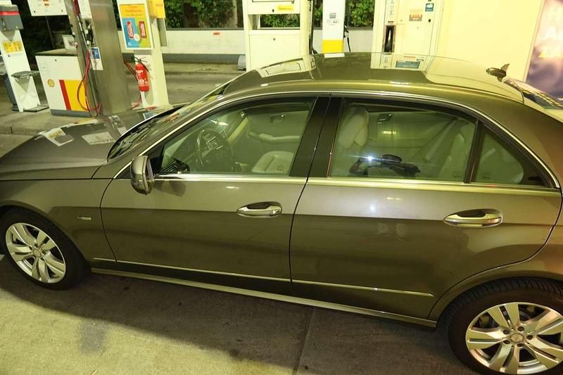 Gebraucht 2009 Mercedes E220 Limousine | 9.000 € (Guter Preis) - Bild 1/4