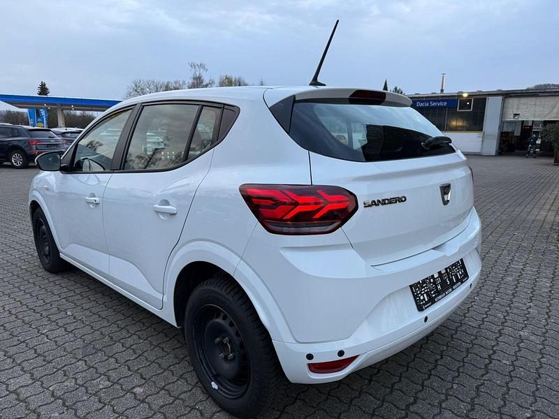 Gebraucht Dacia Sandero Comfort 101 PS (74 kW) 2022 Weiß Kombi