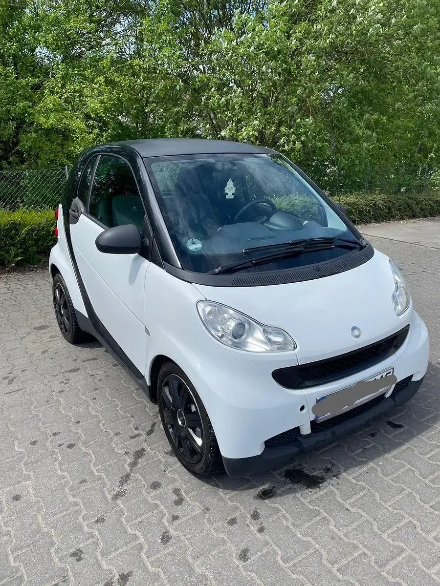 Gebraucht Smart ForTwo Coupé Pure 61 PS (44 kW) 2011 Weiß Coupé