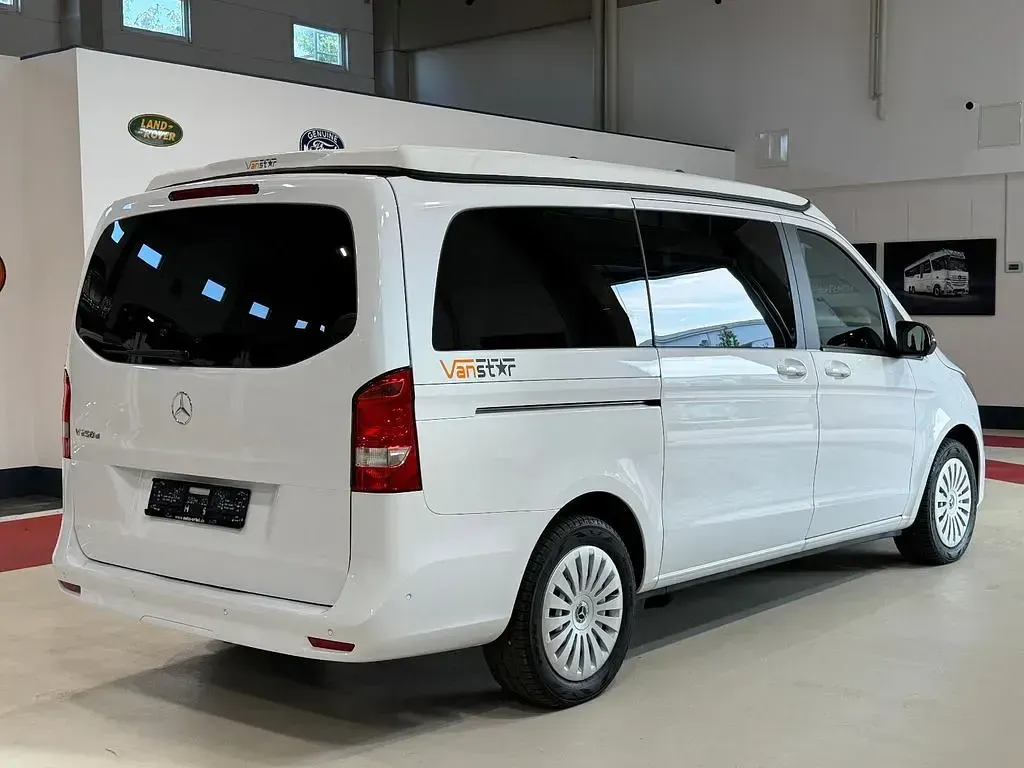 Gebraucht Mercedes V250 190 PS (139 kW) 2023 Weiß Van / Kleinbus