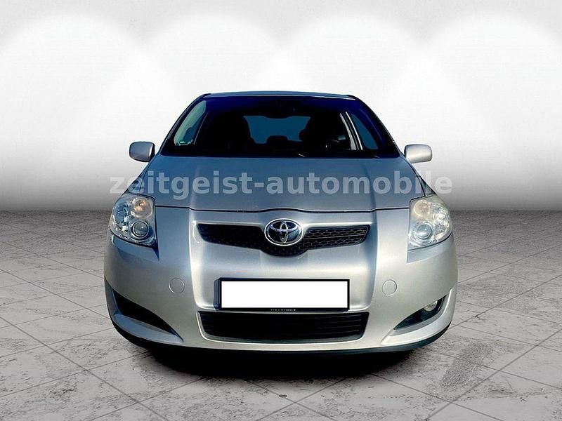 Gebraucht Toyota Auris Life 101 PS (74 kW) 2009 Silber Kleinwagen