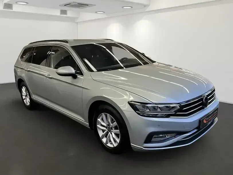 Gebraucht VW Passat Business 150 PS (110 kW) 2022 (scale silver metallic) Kombi