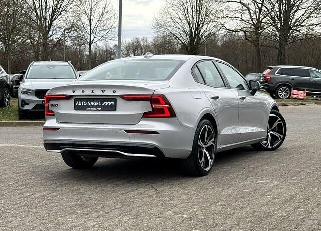 Gebraucht Volvo S60 Plus 197 PS (144 kW) 2023 Andere farbe Limousine