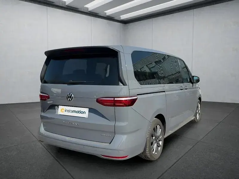 Używany VW Multivan 150 KM (110 kW) 2023 Szary Minivan