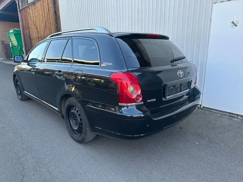 Gebraucht Toyota Avensis 129 PS (94 kW) 2008 Night time black Kombi