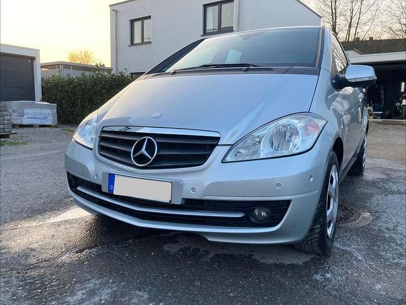 Gebraucht Mercedes A150 95 PS (69 kW) 2011 Silber Limousine