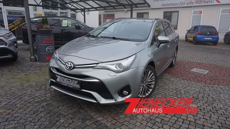 Silber Gebraucht 2017 Toyota Avensis Edition-S Kombi | 16.990 € (Etwas zu teuer) - Bild 1/4