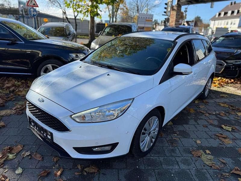 Weiß Gebraucht 2016 Ford Focus Business Edition Kombi | 5.450 € (Fairer Preis) - Bild 1/4