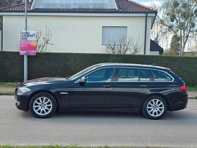 Gebraucht BMW 520 184 PS (135 kW) 2012 Schwarz Kombi