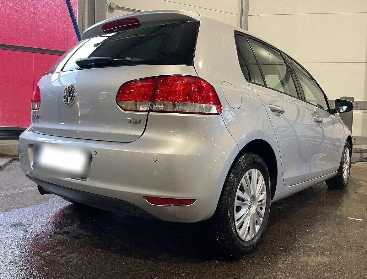 Gebraucht VW Golf VI Trendline 105 PS (77 kW) 2011 Silber Kleinwagen
