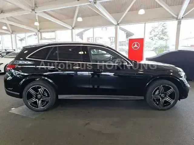 Gebraucht Mercedes GLC300 AMG 269 PS (197 kW) 2026 Schwarz SUV