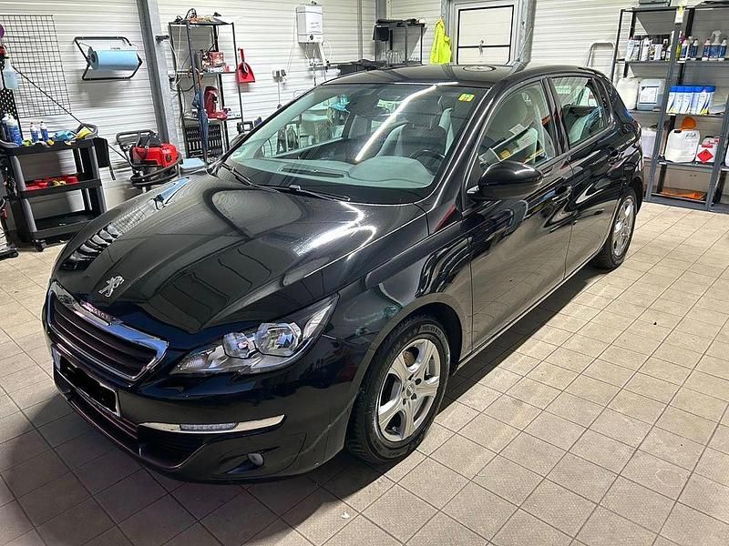 Schwarz Gebraucht 2013 Peugeot 308 Active Limousine | 7.400 € (Etwas zu teuer) - Bild 1/4