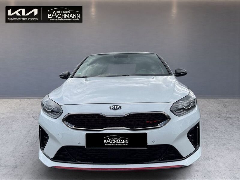 Weiß Gebraucht 2019 Kia Ceed GT Limousine | 20.980 € (Etwas zu teuer) - Bild 1/4