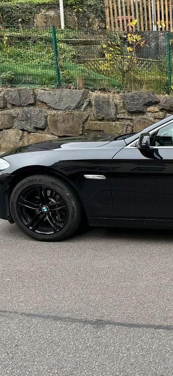 Schwarz Gebraucht 2013 BMW 525 Limousine | 15.400 € (Etwas zu teuer) - Bild 1/4
