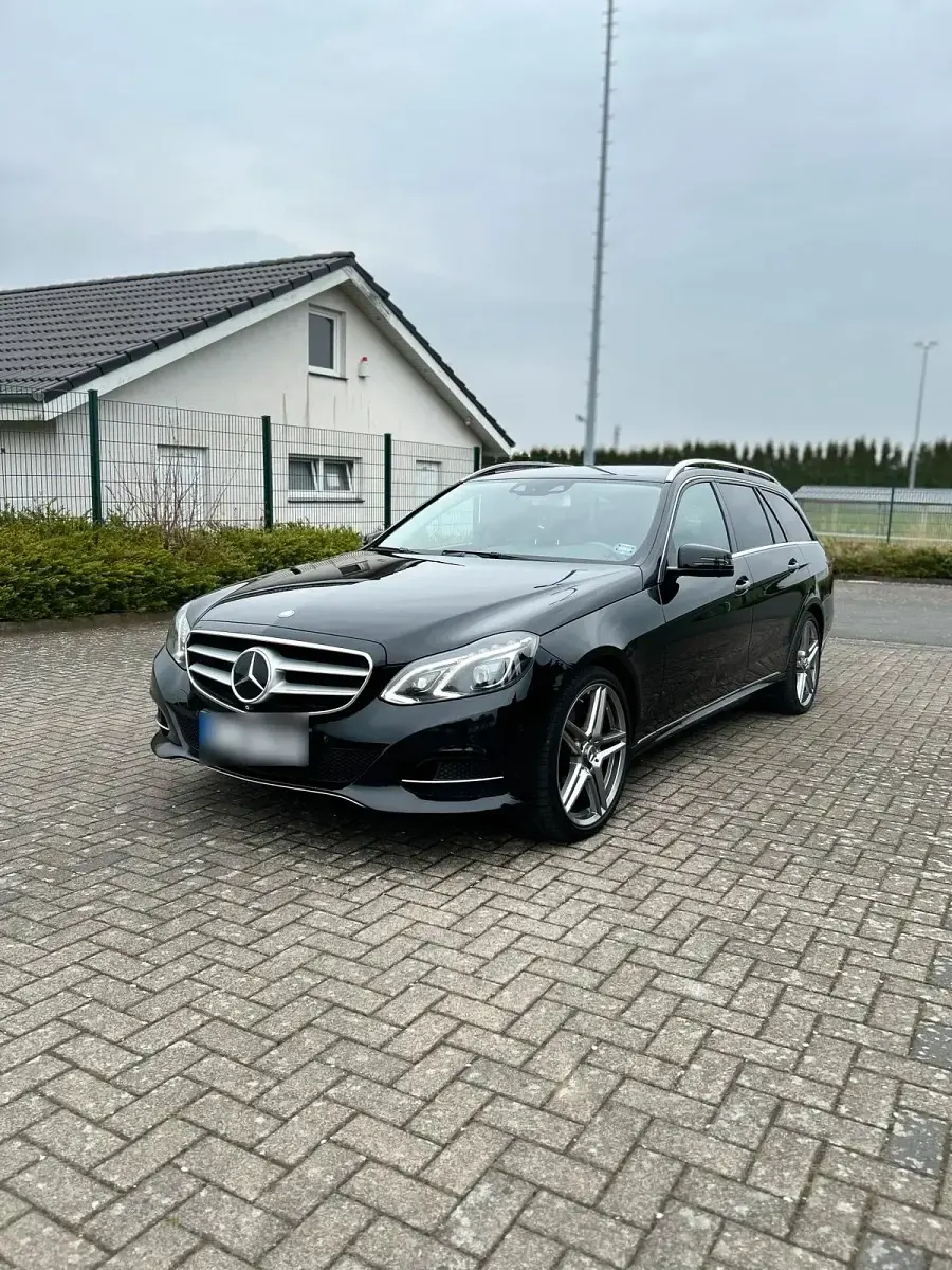 Second-hand Mercedes E250 204 CP (150 kW) 2015 Negru Break