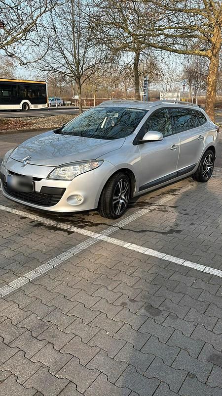 Gebraucht Renault Mégane 131 PS (96 kW) 2010 Grau Limousine