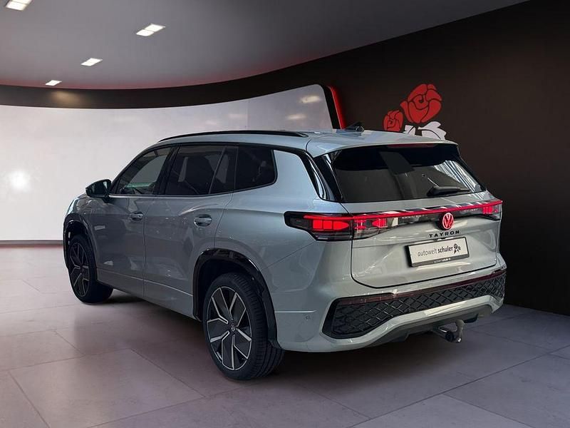 Neu VW Tayron R-line 272 PS (200 kW) 2026 Oyster silver metallic SUV