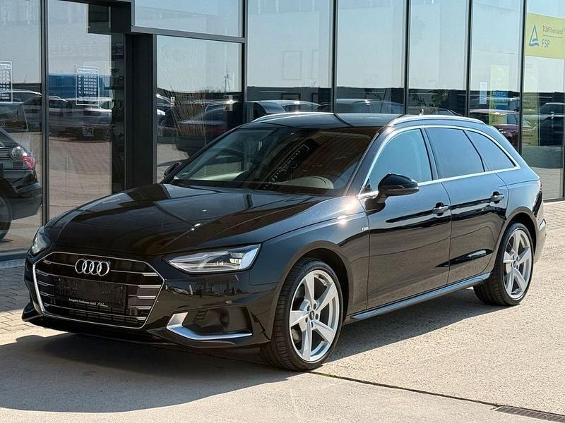 Gebraucht Audi A4 Advanced 150 PS (110 kW) 2023 Mythosschwarz metallic Kombi