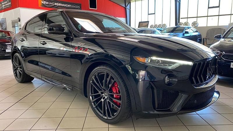 Schwarz Gebraucht 2023 Maserati Levante SUV | 79.999 € - Bild 1/4
