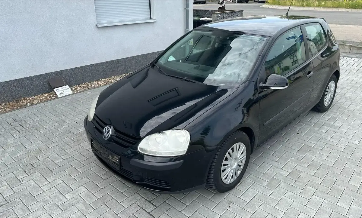 Gebraucht VW Golf V 74 PS (54 kW) 2005 Schwarz Kleinwagen