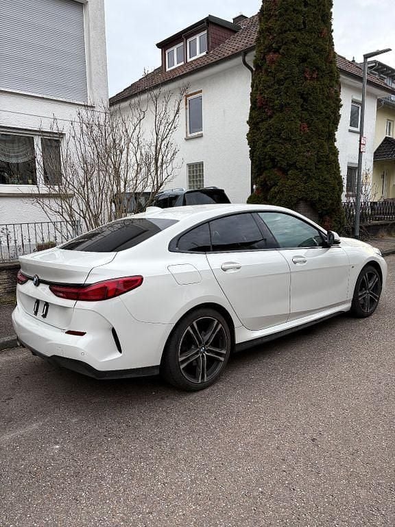 Weiß Gebraucht 2020 BMW 218 M Sport Coupé | 19.600 € (Fairer Preis) - Bild 1/4