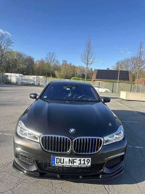 Second-hand BMW 750 400 CP (294 kW) 2017 Berlinǎ