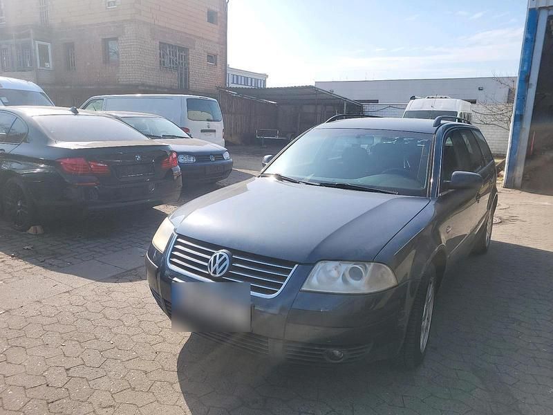 Gebraucht VW Passat Comfortline 116 PS (85 kW) 2001 Schwarz Kombi