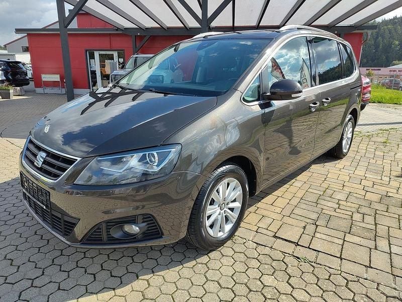 Braun Gebraucht 2018 Seat Alhambra Van / Kleinbus | 21.990 € (Guter Preis) - Bild 1/4