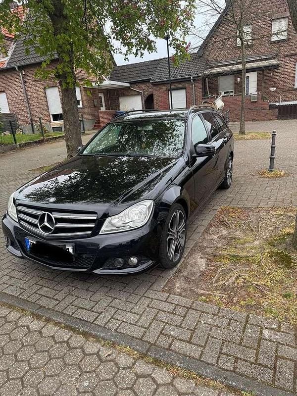 Schwarz Gebraucht 2012 Mercedes C200 Kombi | 7.199 € (Fairer Preis) - Bild 1/4