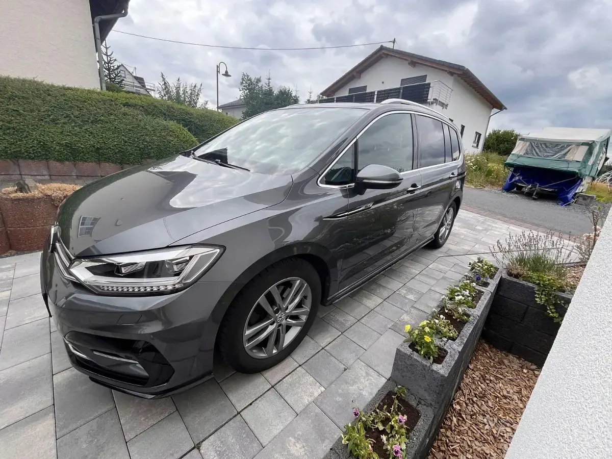 Gebraucht VW Touran R-line 150 PS (110 kW) 2018 Grau Van / Kleinbus